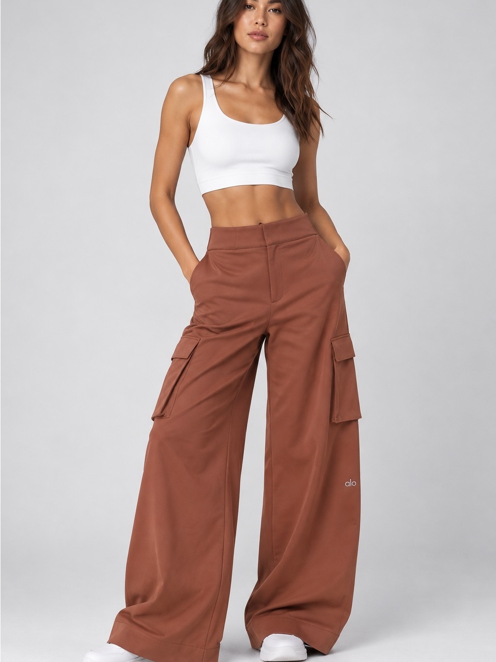 NWT ALO Yoga Show Off Cargo Wide Leg Trouser Clay Brown